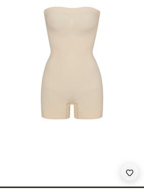 Skims seamless  Strapless Shaping Bodysuit in color sand